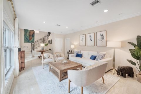 House in Key Biscayne, Florida 5 bedrooms № 2007980 - photo 9