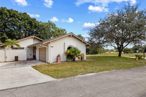 Condominio en venta en Lauderhill, Florida, 2 dormitorios, 121.14 m2 № 2011789 - foto 26