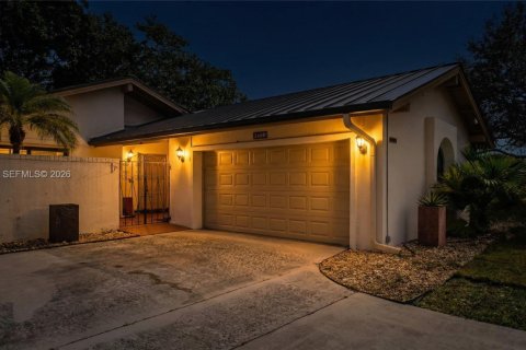 Condominio en Lauderhill, Florida, 2 dormitorios  № 2011789