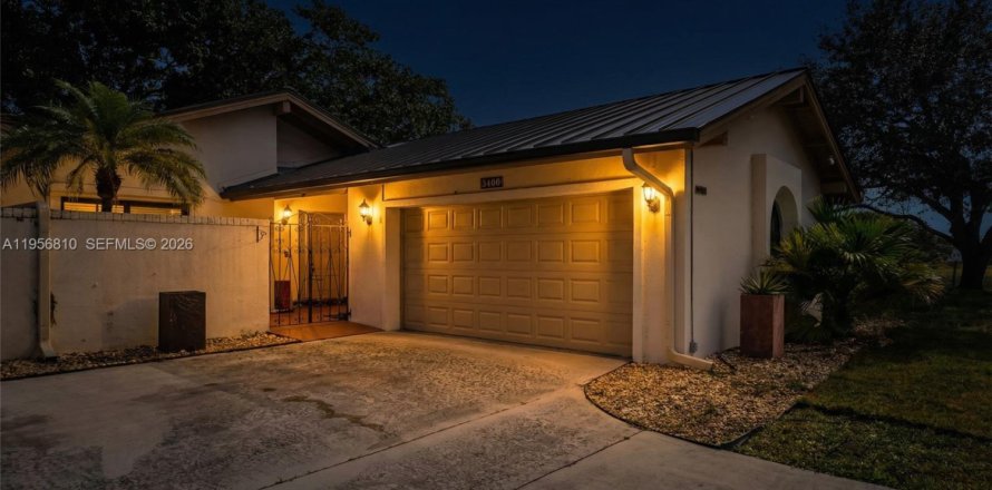 Condominio en Lauderhill, Florida, 2 dormitorios  № 2011789