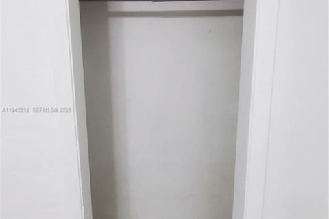 Casa en venta en Miami, Florida, 2 dormitorios, 58.06 m2 № 1999487 - foto 6