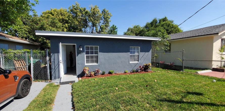 Casa en Miami, Florida 2 dormitorios, 58.06 m2 № 1999487