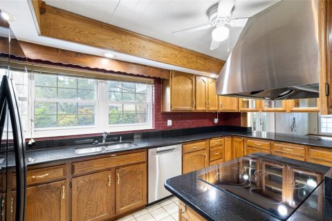 Villa ou maison à vendre à Tampa, Floride: 4 chambres, 212.37 m2 № 1912167 - photo 13