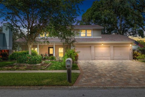 Villa ou maison à vendre à Tampa, Floride: 4 chambres, 212.37 m2 № 1912167 - photo 3