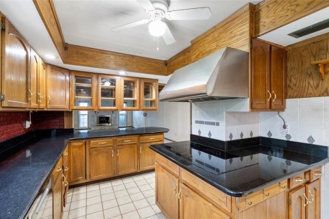 Villa ou maison à vendre à Tampa, Floride: 4 chambres, 212.37 m2 № 1912167 - photo 12