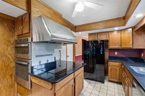 Villa ou maison à vendre à Tampa, Floride: 4 chambres, 212.37 m2 № 1912167 - photo 11