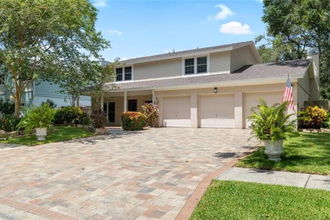 Villa ou maison à vendre à Tampa, Floride: 4 chambres, 212.37 m2 № 1912167 - photo 4