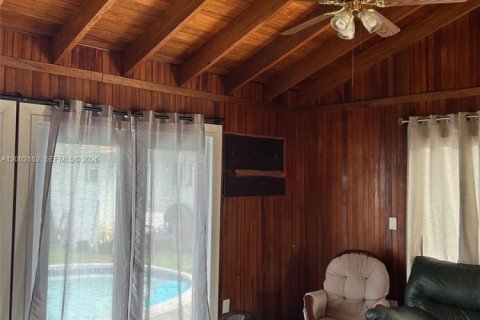 House in Miami, Florida 1 bedroom, 55.74 sq.m. № 2067567 - photo 7