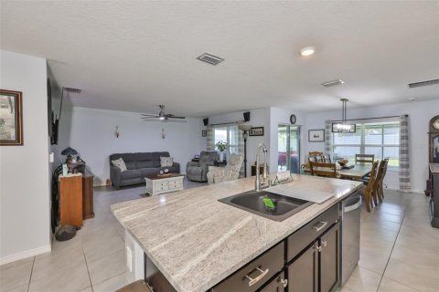 House in Wimauma, Florida 3 bedrooms, 155.7 sq.m. № 1674008 - photo 4