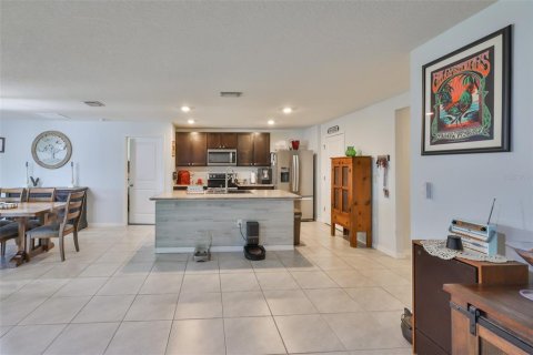House in Wimauma, Florida 3 bedrooms, 155.7 sq.m. № 1674008 - photo 8