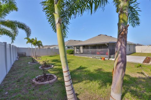 House in Wimauma, Florida 3 bedrooms, 155.7 sq.m. № 1674008 - photo 23