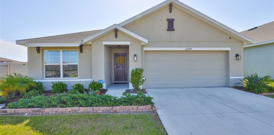House in Wimauma, Florida 3 bedrooms, 155.7 sq.m. № 1674008