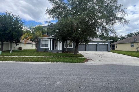 Villa ou maison à vendre à Kissimmee, Floride: 5 chambres, 289.11 m2 № 2113341 - photo 2