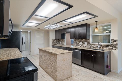 Villa ou maison à vendre à Homosassa, Floride: 3 chambres, 185.8 m2 № 2411582 - photo 24