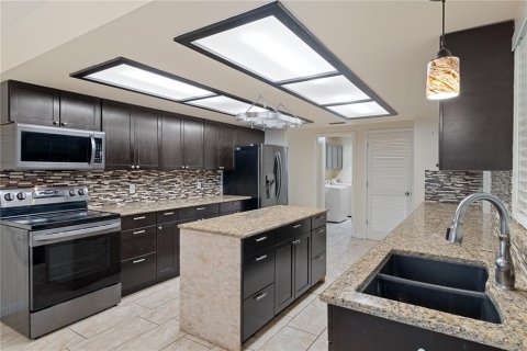 Villa ou maison à vendre à Homosassa, Floride: 3 chambres, 185.8 m2 № 2411582 - photo 25