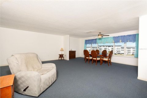 Copropriété à vendre à Gulfport, Floride: 1 chambre, 98.48 m2 № 1568715 - photo 12