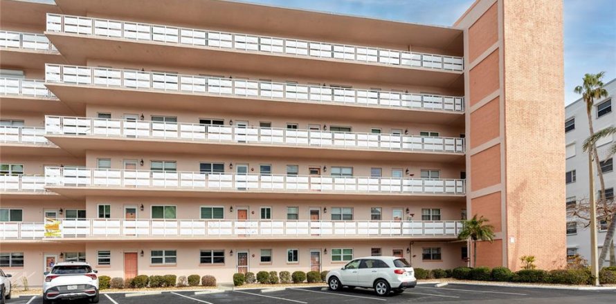 Condo à Gulfport, Floride, 1 chambre  № 1568715
