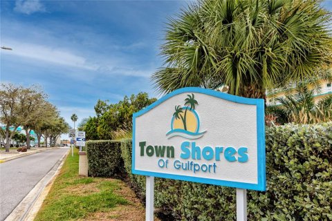 Copropriété à vendre à Gulfport, Floride: 1 chambre, 98.48 m2 № 1568715 - photo 21
