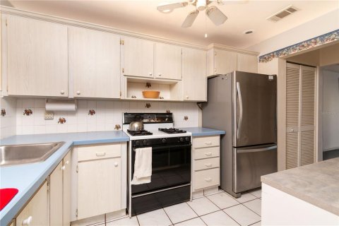 Copropriété à vendre à Gulfport, Floride: 1 chambre, 98.48 m2 № 1568715 - photo 6