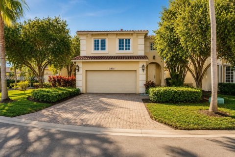 House in Aventura, Florida 3 bedrooms, 216.46 sq.m. № 2169046 - photo 2