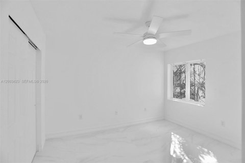 House in Aventura, Florida 3 bedrooms, 216.46 sq.m. № 2169046 - photo 14