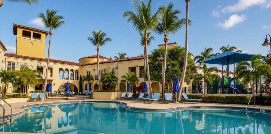 House in Aventura, Florida 3 bedrooms, 216.46 sq.m. № 2169046