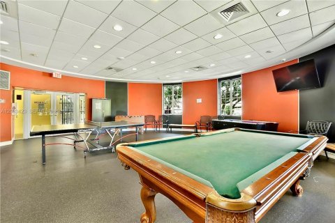 House in Aventura, Florida 3 bedrooms, 216.46 sq.m. № 2169046 - photo 24