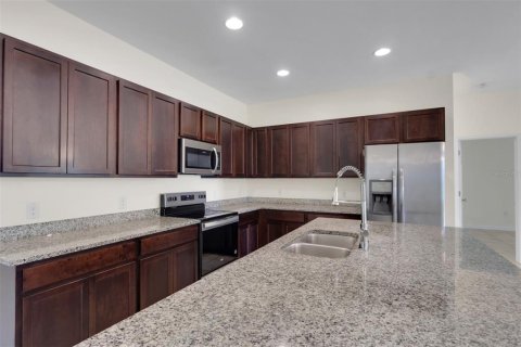 House in Punta Gorda, Florida 3 bedrooms, 195.37 sq.m. № 2296699 - photo 6