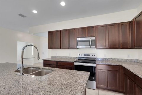 House in Punta Gorda, Florida 3 bedrooms, 195.37 sq.m. № 2296699 - photo 5