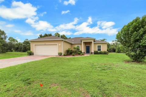 House in Punta Gorda, Florida 3 bedrooms, 195.37 sq.m. № 2296699