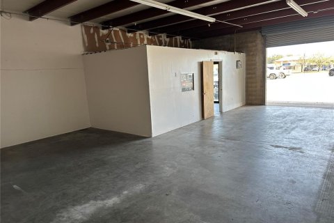 Immobilier commercial à vendre à Ocala, Floride: 1020.53 m2 № 2100319 - photo 5