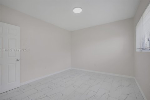Apartment in Miami Beach, Florida 3 bedrooms, 120.77 sq.m. № 2036205 - photo 30