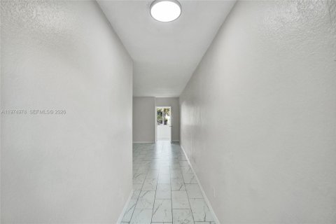 Apartment in Miami Beach, Florida 3 bedrooms, 120.77 sq.m. № 2036205 - photo 12