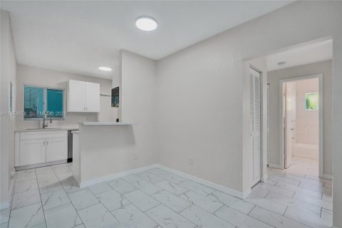 Apartment in Miami Beach, Florida 3 bedrooms, 120.77 sq.m. № 2036205 - photo 19