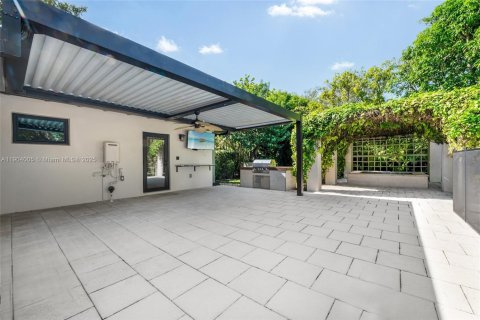Снять в аренду виллу или дом в Пайнкрест, Флорида 3 спальни, 255.11м2, № 1956782 - фото 22