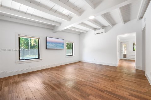 Снять в аренду виллу или дом в Пайнкрест, Флорида 3 спальни, 255.11м2, № 1956782 - фото 12