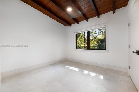 Снять в аренду виллу или дом в Пайнкрест, Флорида 3 спальни, 255.11м2, № 1956782 - фото 15