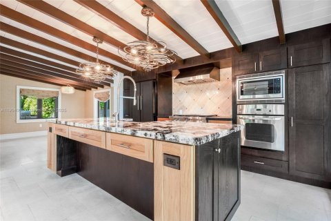 Снять в аренду виллу или дом в Пайнкрест, Флорида 3 спальни, 255.11м2, № 1956782 - фото 7