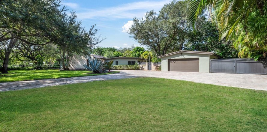 Дом в Пайнкрест, Флорида 3 спальни, 255.11м2 № 1956782