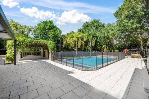 Снять в аренду виллу или дом в Пайнкрест, Флорида 3 спальни, 255.11м2, № 1956782 - фото 26