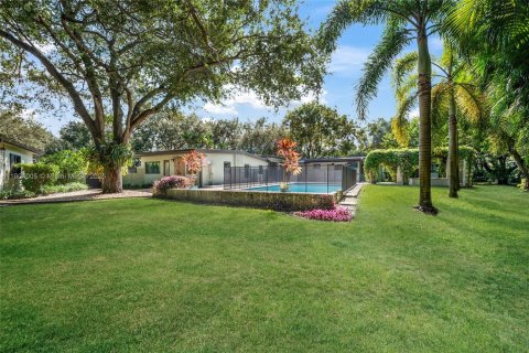 Снять в аренду виллу или дом в Пайнкрест, Флорида 3 спальни, 255.11м2, № 1956782 - фото 25