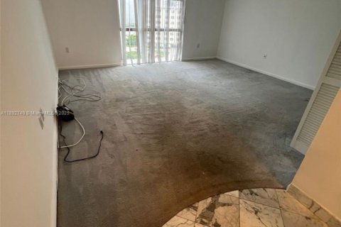 Copropriété à louer à Sunny Isles Beach, Floride: 2 chambres, 122.63 m2 № 1946804 - photo 13