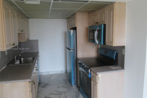Copropriété à louer à Sunny Isles Beach, Floride: 2 chambres, 122.63 m2 № 1946804 - photo 6