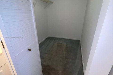 Copropriété à louer à Sunny Isles Beach, Floride: 2 chambres, 122.63 m2 № 1946804 - photo 16