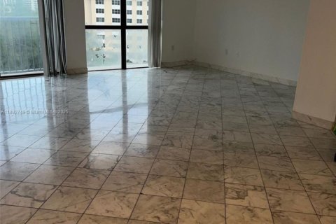 Copropriété à louer à Sunny Isles Beach, Floride: 2 chambres, 122.63 m2 № 1946804 - photo 3