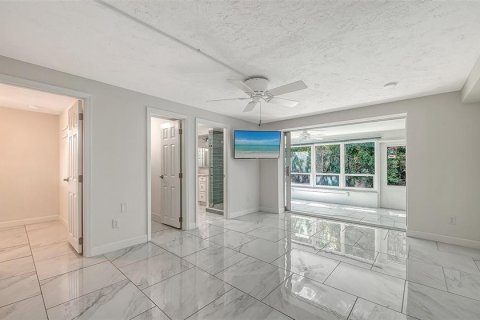 Copropriété à vendre à Longboat Key, Floride: 2 chambres, 123.19 m2 № 2406526 - photo 21