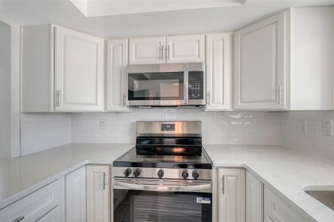 Copropriété à vendre à Longboat Key, Floride: 2 chambres, 123.19 m2 № 2406526 - photo 12