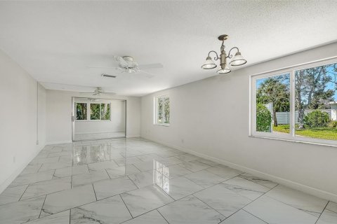 Copropriété à vendre à Longboat Key, Floride: 2 chambres, 123.19 m2 № 2406526 - photo 14