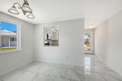 Copropriété à vendre à Longboat Key, Floride: 2 chambres, 123.19 m2 № 2406526 - photo 20