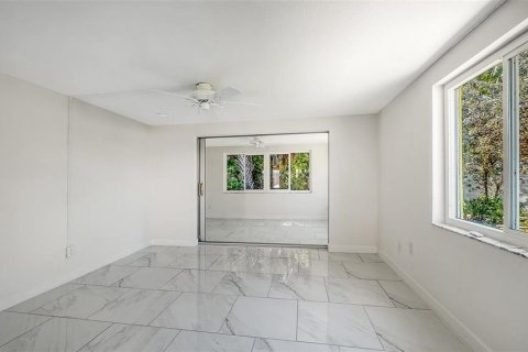 Copropriété à vendre à Longboat Key, Floride: 2 chambres, 123.19 m2 № 2406526 - photo 17
